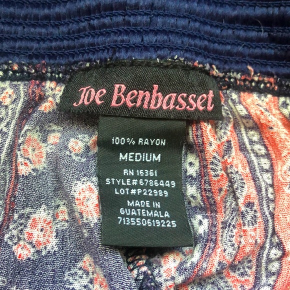 🍒🍒3/$20🍒🍒 Pink and Navy Flowy Floral Shorts🌺 - Picture 3 of 4